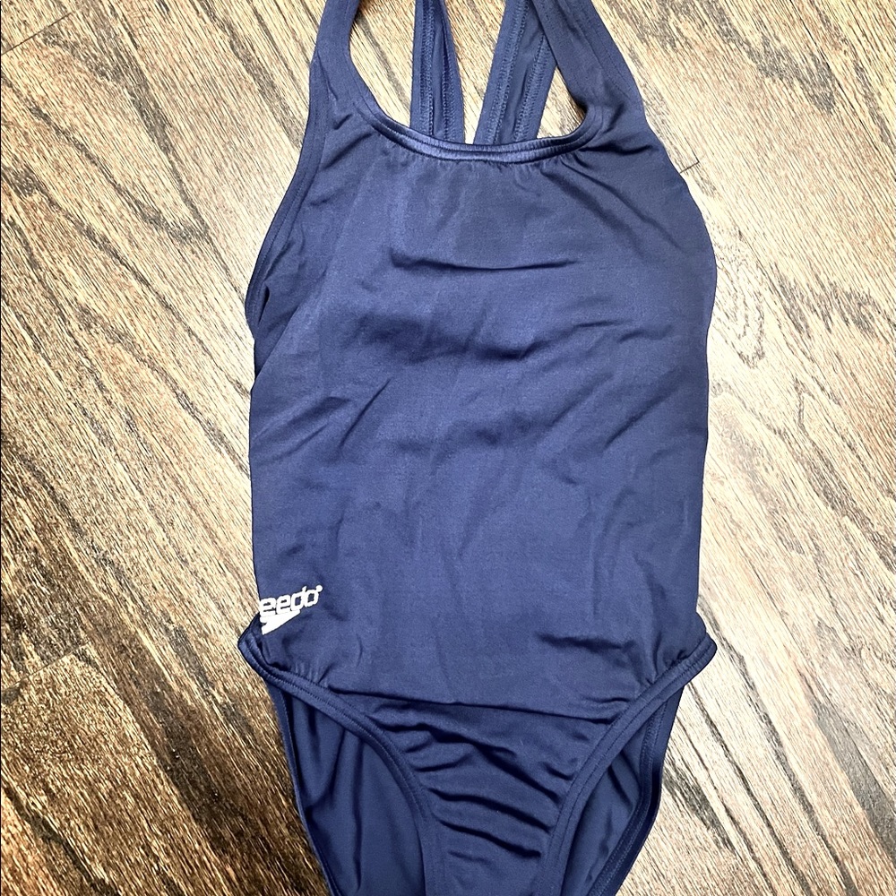 Girl’s Speedo One-Piece Swimsuit. Size 8. GUC.